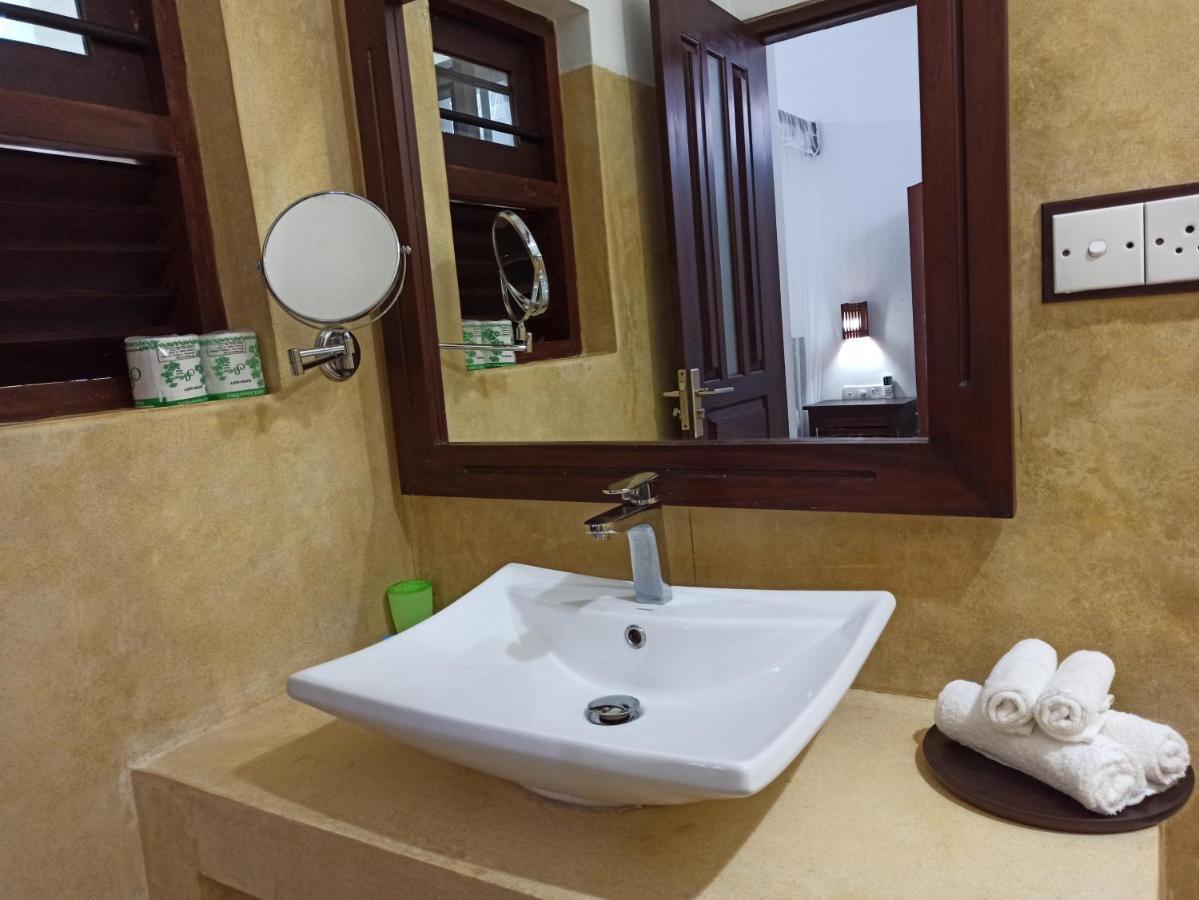 Butterfly Jewel Bed & Breakfast Unawatuna Bagian luar foto