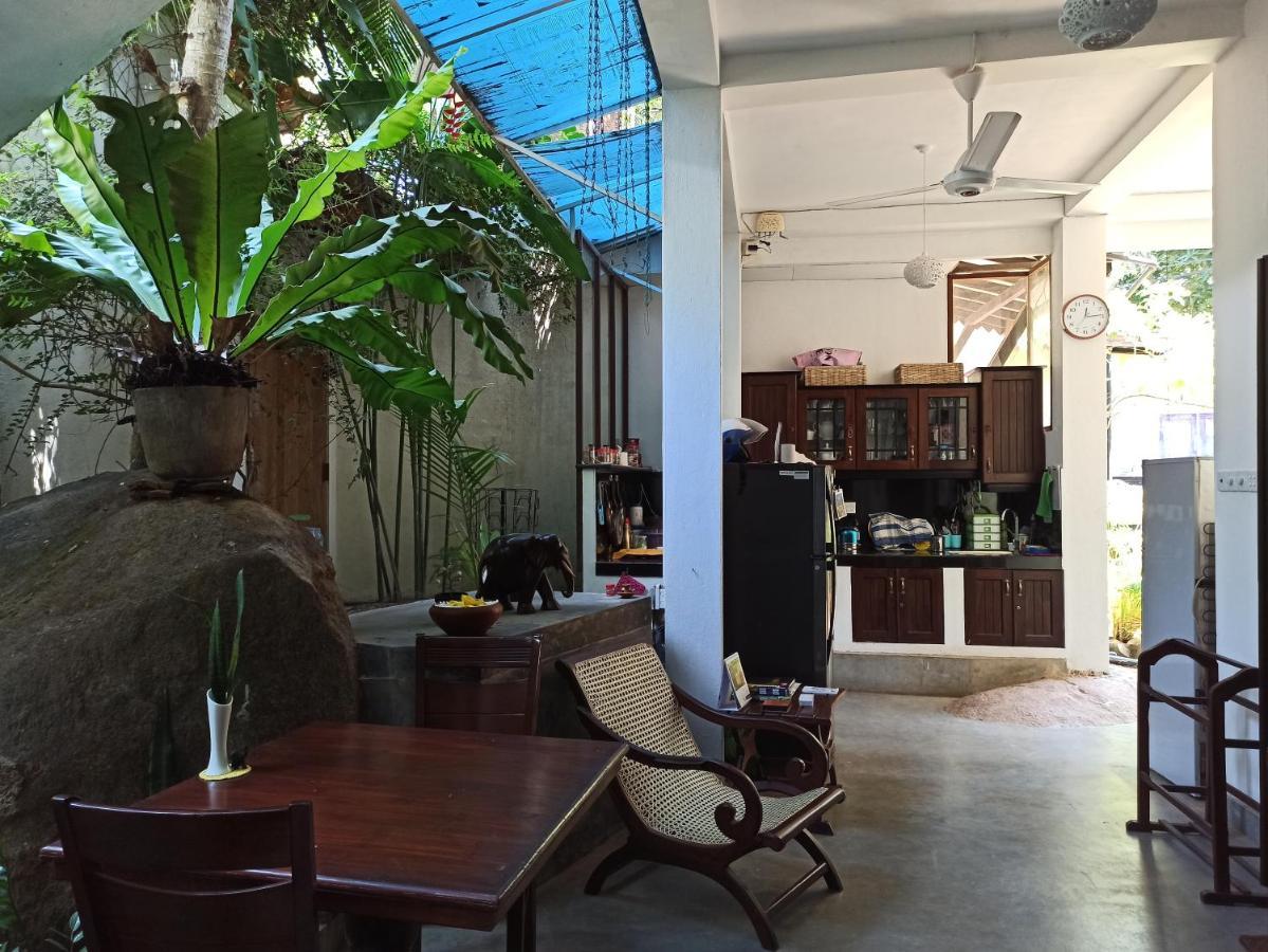 Butterfly Jewel Bed & Breakfast Unawatuna Bagian luar foto