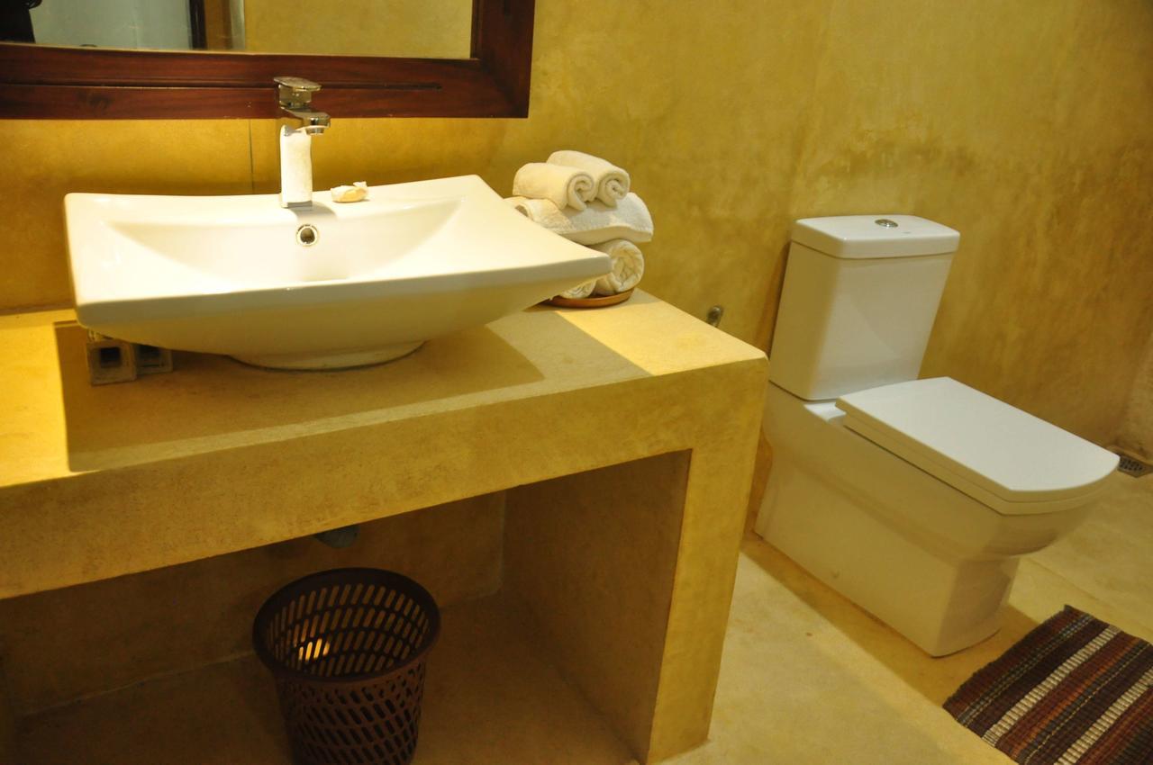 Butterfly Jewel Bed & Breakfast Unawatuna Bagian luar foto
