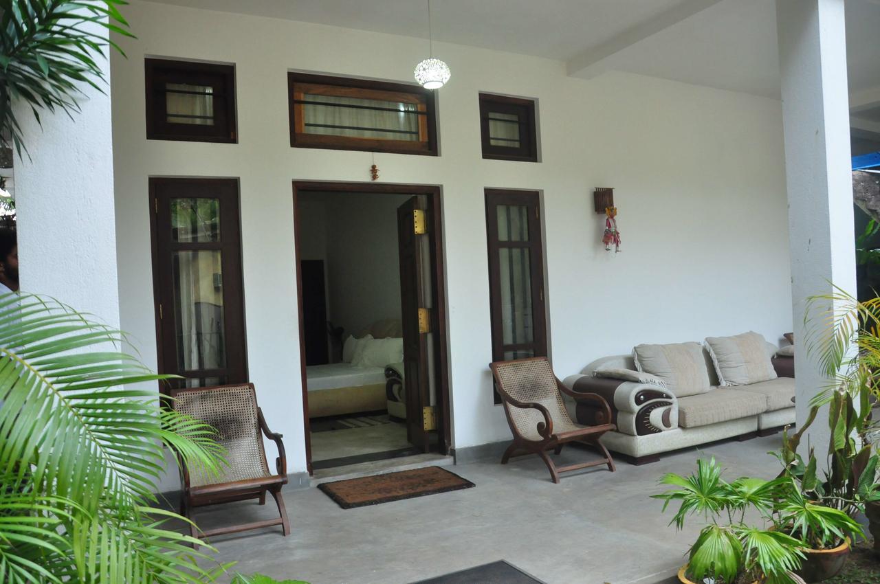 Butterfly Jewel Bed & Breakfast Unawatuna Bagian luar foto