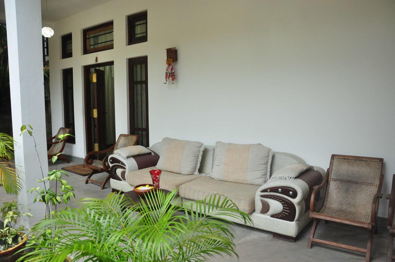 Butterfly Jewel Bed & Breakfast Unawatuna Bagian luar foto