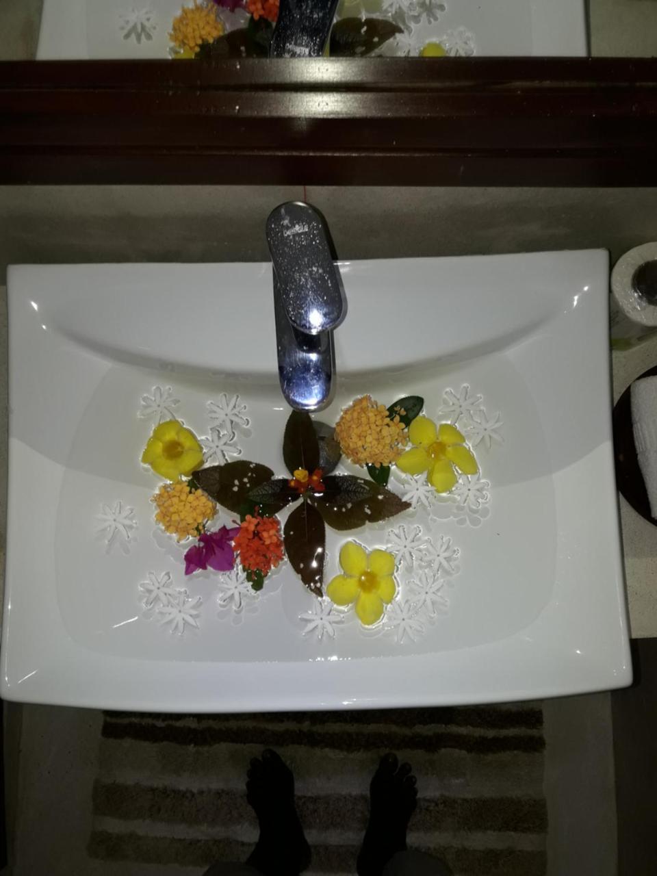 Butterfly Jewel Bed & Breakfast Unawatuna Bagian luar foto