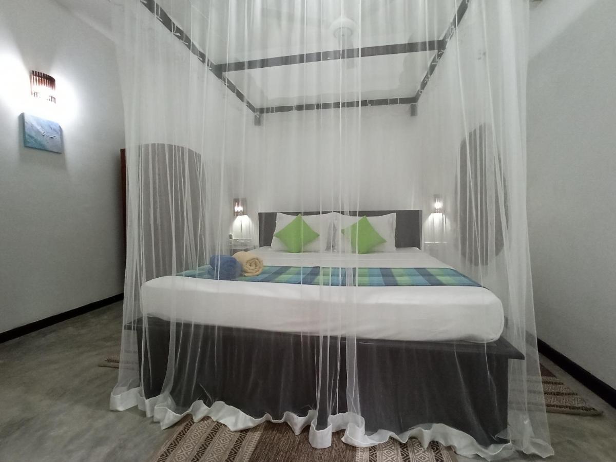 Butterfly Jewel Bed & Breakfast Unawatuna Bagian luar foto