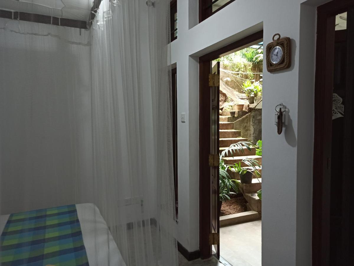 Butterfly Jewel Bed & Breakfast Unawatuna Bagian luar foto