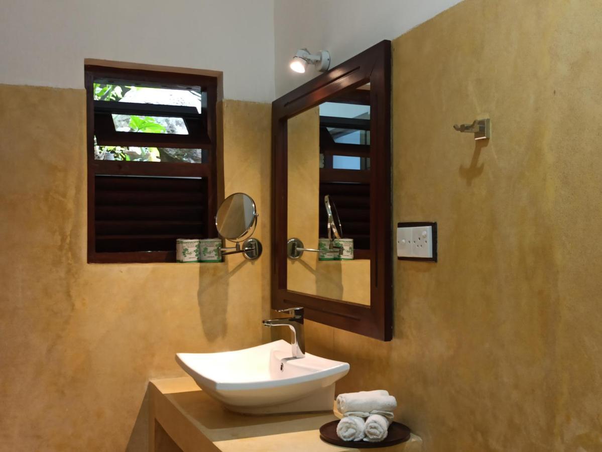 Butterfly Jewel Bed & Breakfast Unawatuna Bagian luar foto
